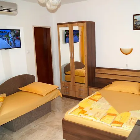 Jani Guest house